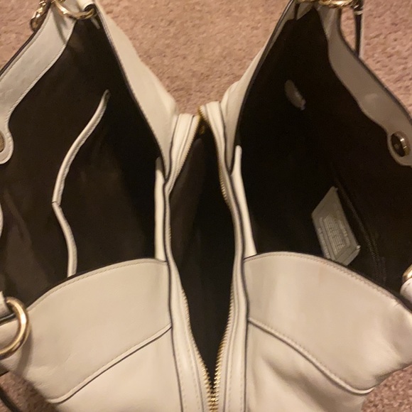 Authentic Coach Shoulder Bag - Picture 4 of 9